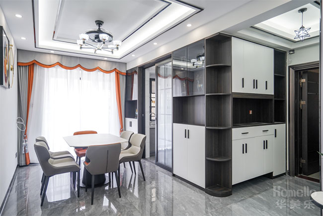 140㎡簡(jiǎn)約四居，用低調(diào)的軟裝搭配打造實(shí)用之家